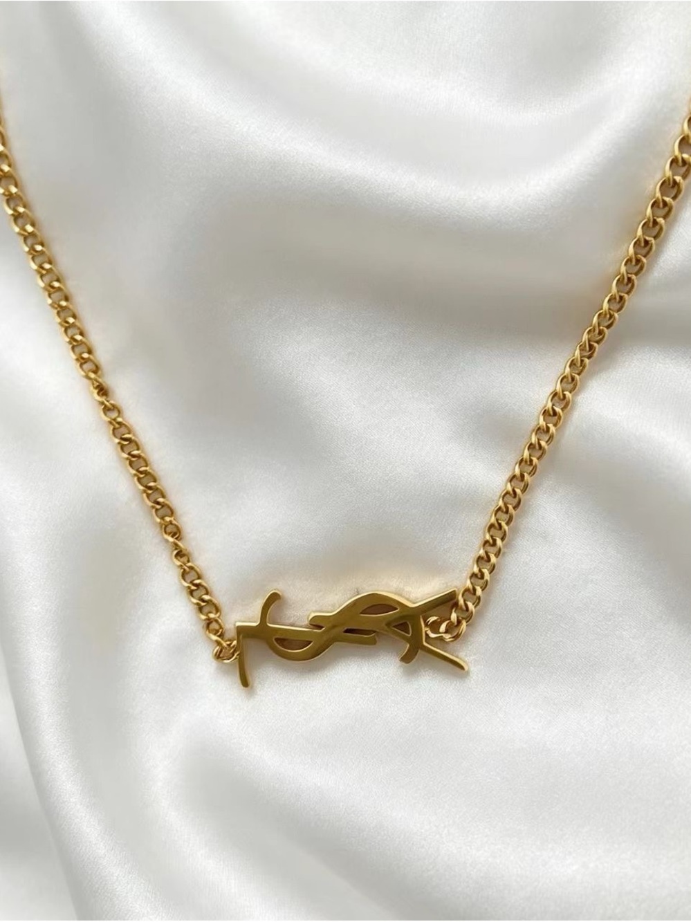 Stainless Steel Waterproof non Tarnish Letter Necklace in 18k Real Gold Plated